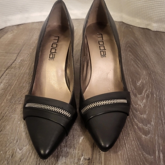 Moda spana Black heels size 7.5 with zipper embellishment - Picture 8 of 12